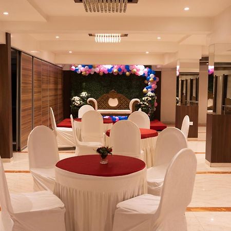 Gold Crest Business Hotel Navi Mumbai Exterior foto