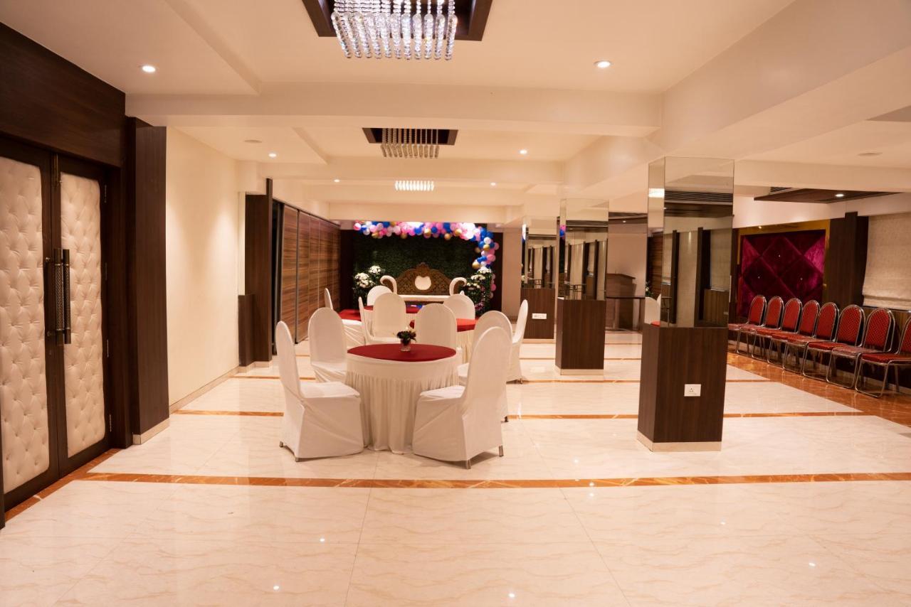 Gold Crest Business Hotel Navi Mumbai Exterior foto
