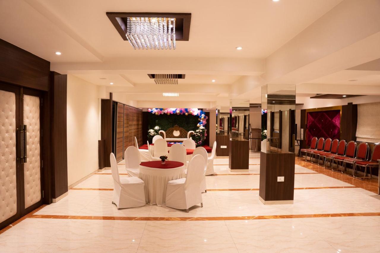 Gold Crest Business Hotel Navi Mumbai Exterior foto