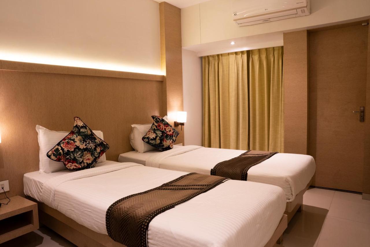 Gold Crest Business Hotel Navi Mumbai Exterior foto