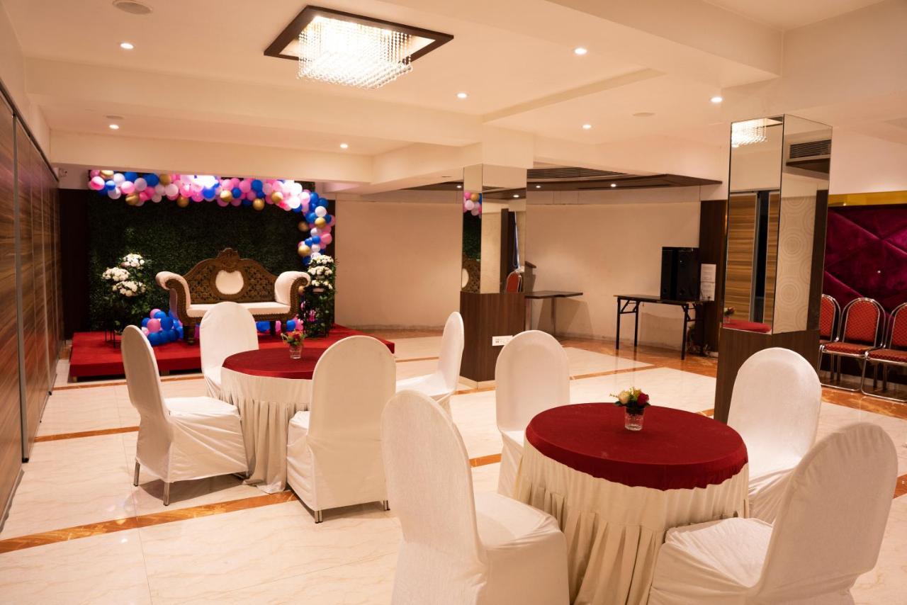 Gold Crest Business Hotel Navi Mumbai Exterior foto