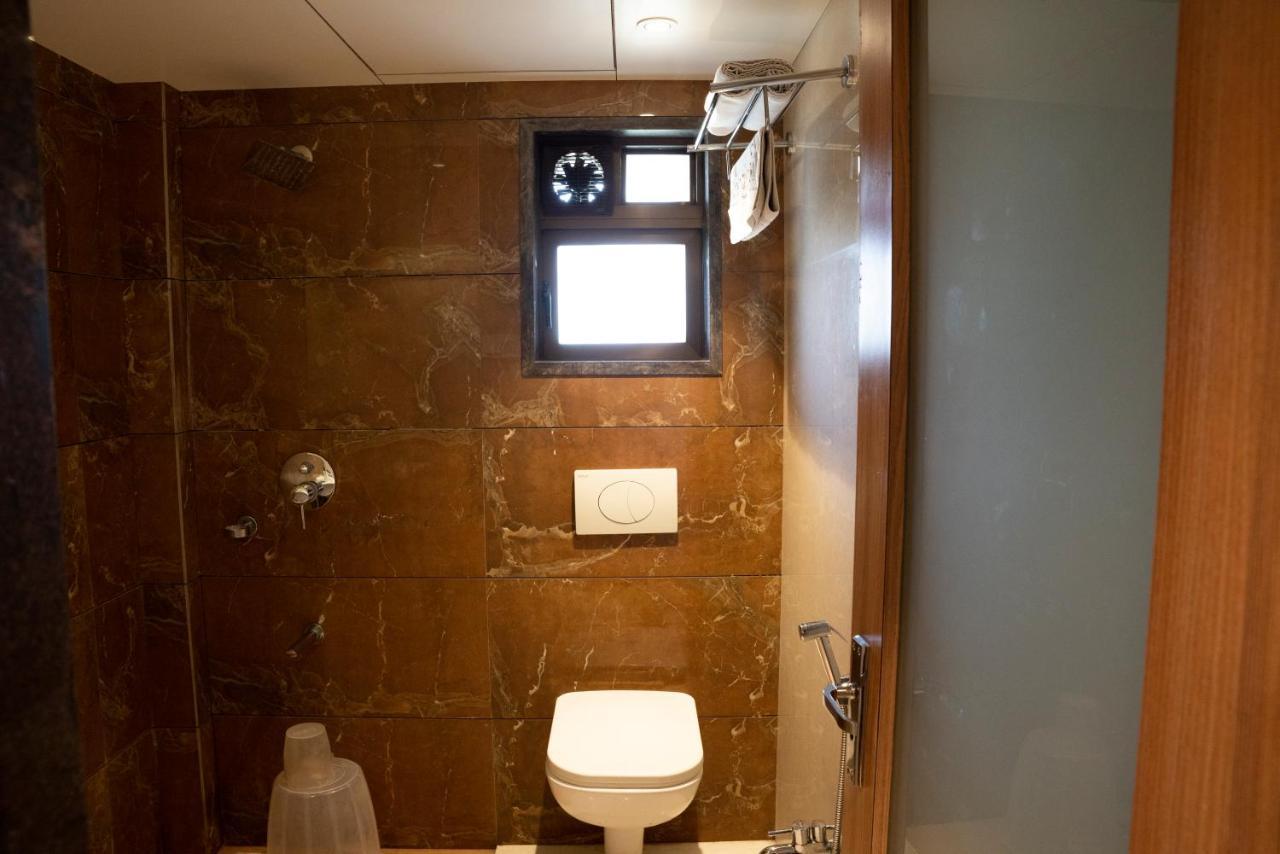Gold Crest Business Hotel Navi Mumbai Exterior foto