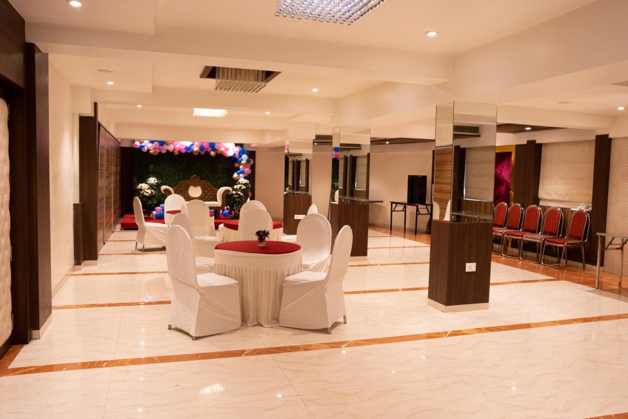 Gold Crest Business Hotel Navi Mumbai Exterior foto